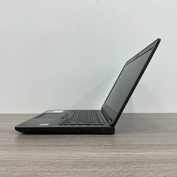 Cho thuê laptop Dell Latitude E5470 Core i5-6300U, Ram 8GB, SSD 240GB, LCD 14″ FHD / Win 10