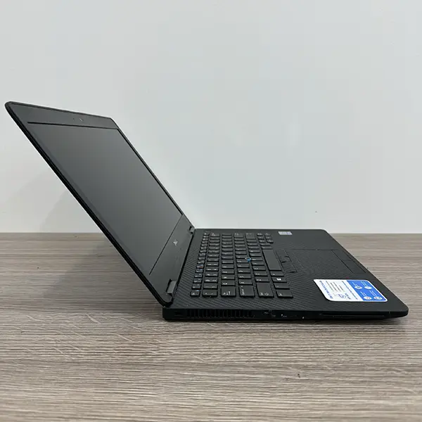 Cho thuê laptop Dell Latitude E7470 Core i7-6600U, Ram 8GB, SSD 240GB, LCD 14″ FHD / Win 10