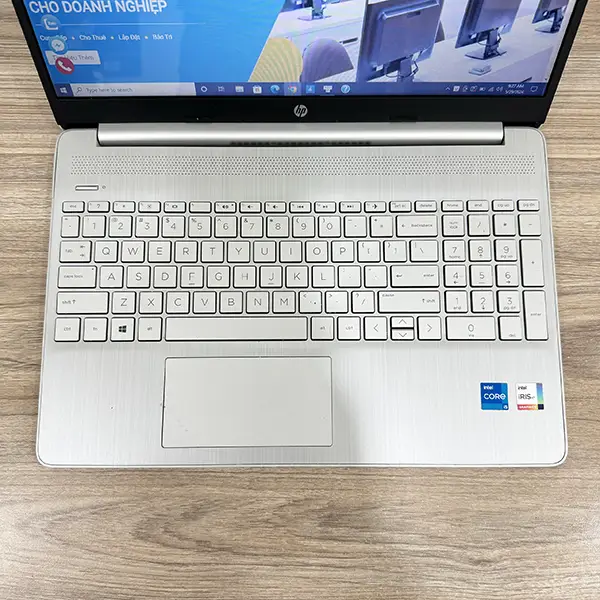 Laptop HP 15s-fq2027TU 2Q5Y3PA - Core I5 1135G7/ RAM 8GB/ 256gb SSD/ 15.6 Inch HD/ Win 10 / Silver