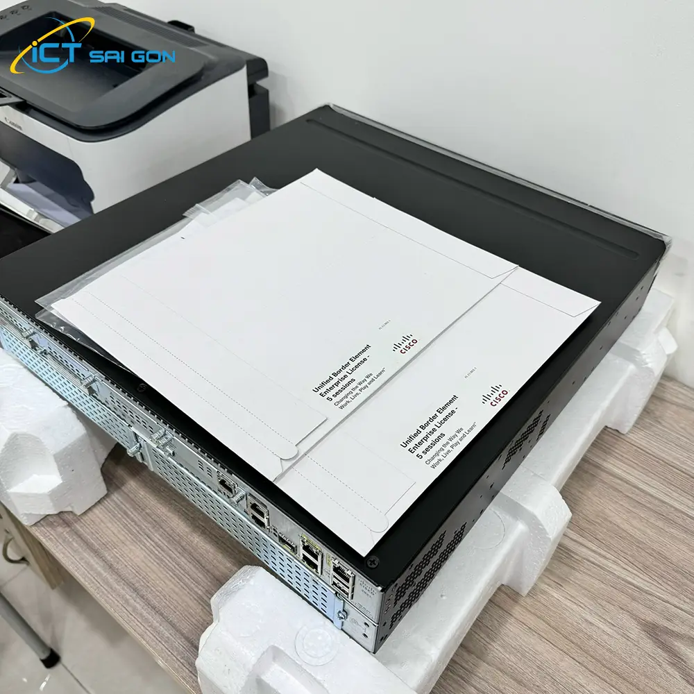 Cisco 2921 Voice Bundle, PVDM3-32, UC License PAK, FL-CUBE10 - (CISCO2921-V/K9) + 1 VWIC3-1MFT-T1/E1